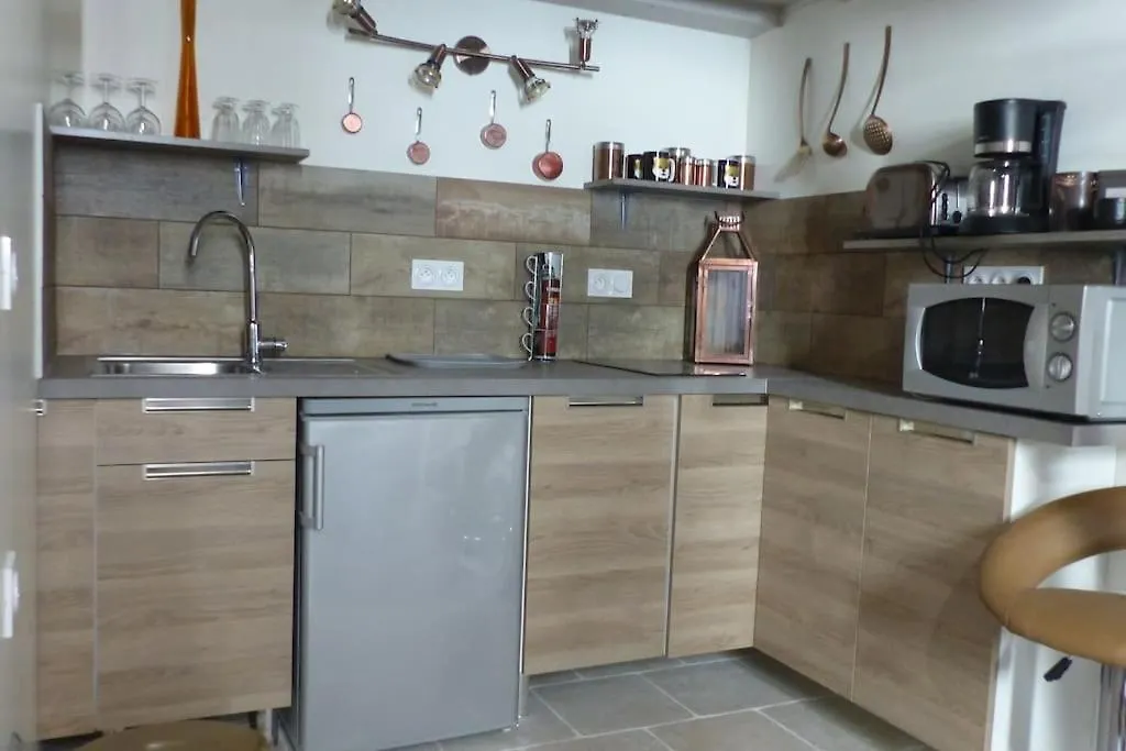 Apartment Studio Centre Proche Palais Des Papes Wifi Avignon France